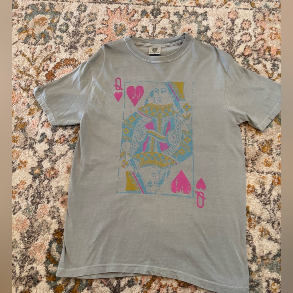 BNWOT Queen of Hearts Tee